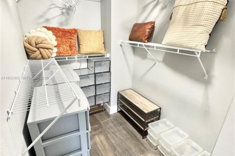 Condo in Fort Lauderdale, Florida, 2 bedrooms  № 1999965 - photo 14