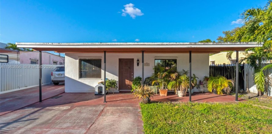 Casa en Hialeah, Florida 3 dormitorios, 138.24 m2 № 2026863