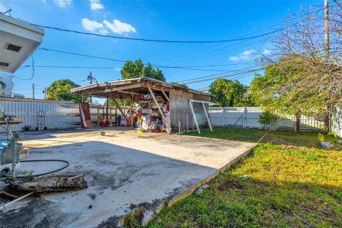 Casa en venta en Hialeah, Florida, 3 dormitorios, 138.24 m2 № 2026863 - foto 18