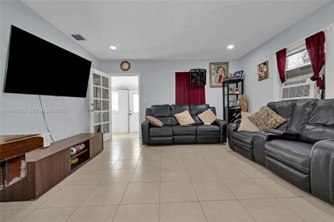 Casa en venta en Miami, Florida, 3 dormitorios, 135.82 m2 № 2000420 - foto 13