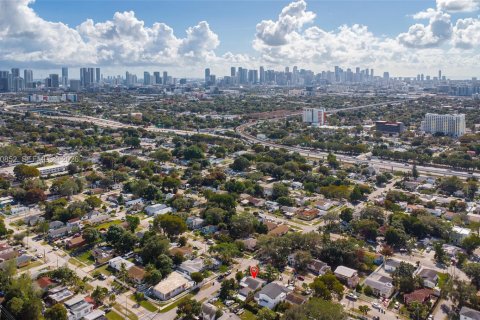 Casa en venta en Miami, Florida, 3 dormitorios, 135.82 m2 № 2000420 - foto 5