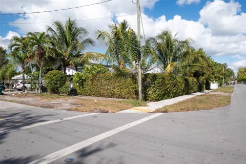 Casa en venta en Miami, Florida, 3 dormitorios, 135.82 m2 № 2000420 - foto 6