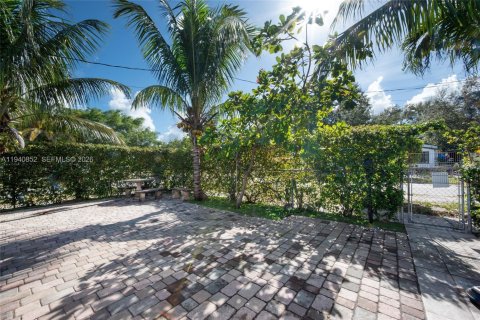 Casa en venta en Miami, Florida, 3 dormitorios, 135.82 m2 № 2000420 - foto 7
