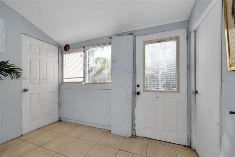 Casa en venta en Miami, Florida, 3 dormitorios, 135.82 m2 № 2000420 - foto 11