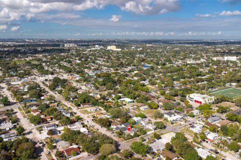 Casa en Miami, Florida 3 dormitorios, 135.82 m2 № 2000420