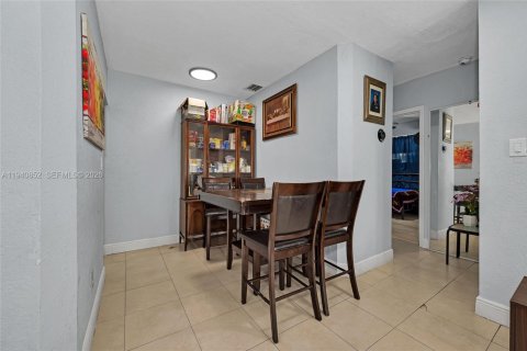 Casa en venta en Miami, Florida, 3 dormitorios, 135.82 m2 № 2000420 - foto 15