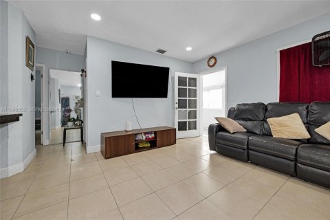 Casa en venta en Miami, Florida, 3 dormitorios, 135.82 m2 № 2000420 - foto 14