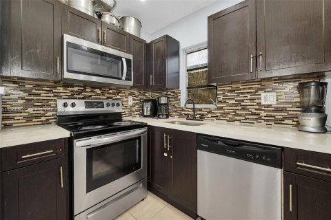 Casa en venta en Miami, Florida, 3 dormitorios, 135.82 m2 № 2000420 - foto 23