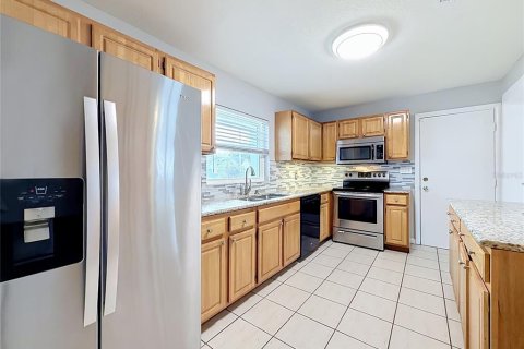 Villa ou maison à vendre à Orlando, Floride: 4 chambres, 136.94 m2 № 2422805 - photo 4