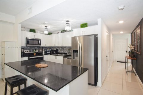 Adosado en venta en Homestead, Florida, 4 dormitorios, 139.35 m2 № 1929658 - foto 11