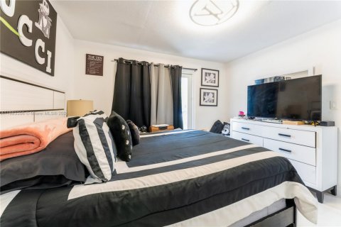 Adosado en venta en Homestead, Florida, 4 dormitorios, 139.35 m2 № 1929658 - foto 12