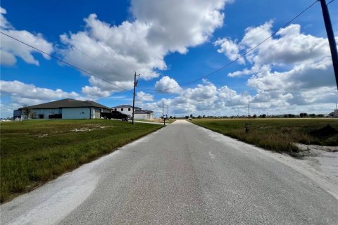 Land in Cape Coral, Florida № 1026031 - photo 5
