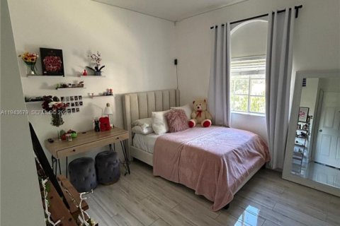 Villa ou maison à louer à Miramar, Floride: 3 chambres, 198.81 m2 № 2000556 - photo 22