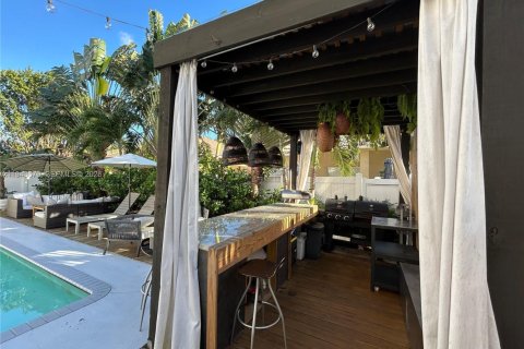 Villa ou maison à louer à Miramar, Floride: 3 chambres, 198.81 m2 № 2000556 - photo 11