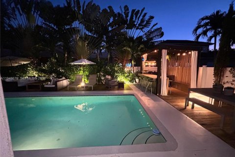 Villa ou maison à louer à Miramar, Floride: 3 chambres, 198.81 m2 № 2000556 - photo 23