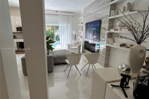 Villa ou maison à louer à Miramar, Floride: 3 chambres, 198.81 m2 № 2000556 - photo 9