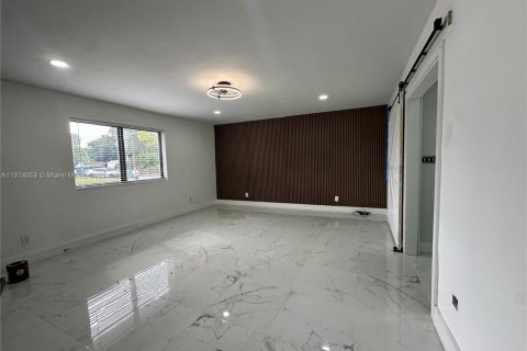 Купить виллу или дом в Форт-Лодердейл, Флорида 5 спален, 290.23м2, № 1969543 - фото 13