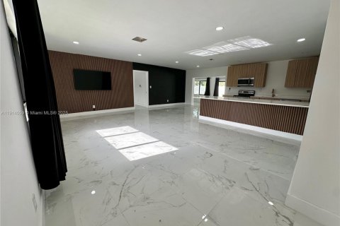 Купить виллу или дом в Форт-Лодердейл, Флорида 5 спален, 290.23м2, № 1969543 - фото 3