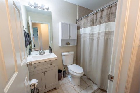 House in Port Charlotte, Florida 3 bedrooms, 96.43 sq.m. № 2092563 - photo 13
