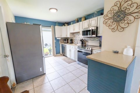 House in Port Charlotte, Florida 3 bedrooms, 96.43 sq.m. № 2092563 - photo 9