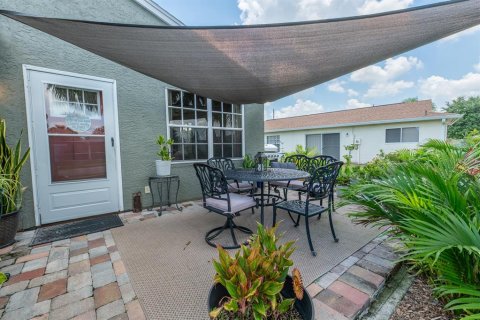 House in Port Charlotte, Florida 3 bedrooms, 96.43 sq.m. № 2092563 - photo 4