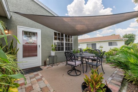 House in Port Charlotte, Florida 3 bedrooms, 96.43 sq.m. № 2092563 - photo 3