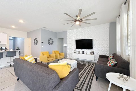 Casa en venta en Davenport, Florida, 7 dormitorios, 336.86 m2 № 2212615 - foto 8