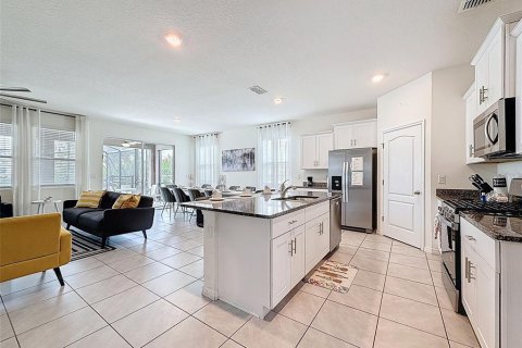 Casa en venta en Davenport, Florida, 7 dormitorios, 336.86 m2 № 2212615 - foto 11