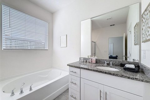 Casa en venta en Davenport, Florida, 7 dormitorios, 336.86 m2 № 2212615 - foto 22