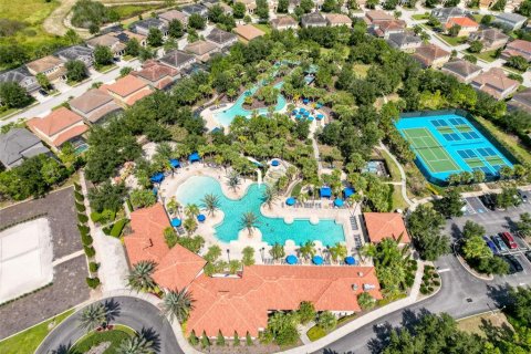 Casa en venta en Davenport, Florida, 7 dormitorios, 336.86 m2 № 2212615 - foto 3