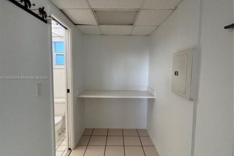 Apartamento en alquiler en Islamorada, Village of Islands, Florida, 2 dormitorios, 250.84 m2 № 1937599 - foto 16