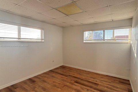 Apartamento en alquiler en Islamorada, Village of Islands, Florida, 2 dormitorios, 250.84 m2 № 1937599 - foto 8