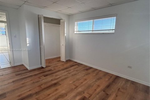 Apartamento en alquiler en Islamorada, Village of Islands, Florida, 2 dormitorios, 250.84 m2 № 1937599 - foto 10