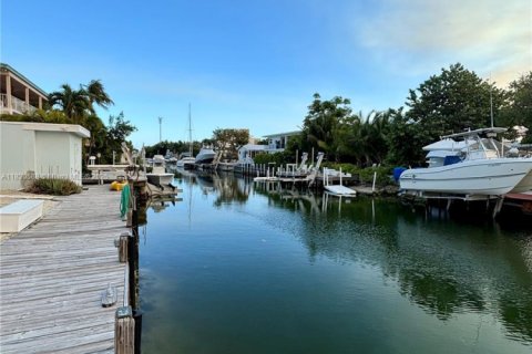 Apartment in Islamorada, Village of Islands, Florida 2 bedrooms, 250.84 sq.m. № 1937599 - photo 3