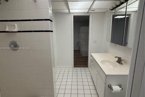 Apartamento en alquiler en Islamorada, Village of Islands, Florida, 2 dormitorios, 250.84 m2 № 1937599 - foto 13