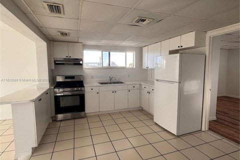 Apartamento en alquiler en Islamorada, Village of Islands, Florida, 2 dormitorios, 250.84 m2 № 1937599 - foto 12