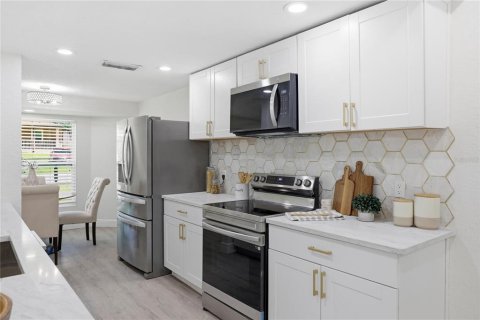 Villa ou maison à vendre à Tampa, Floride: 3 chambres, 158.31 m2 № 2231575 - photo 30