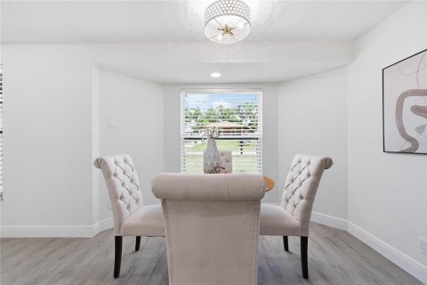 Villa ou maison à vendre à Tampa, Floride: 3 chambres, 158.31 m2 № 2231575 - photo 10