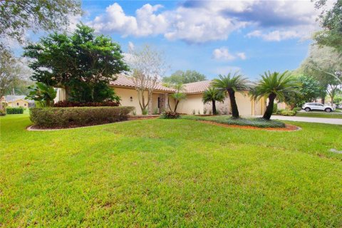 Villa ou maison à vendre à Palm Harbor, Floride: 3 chambres, 243.31 m2 № 2410687 - photo 3