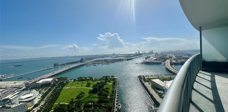 Condo in Miami, Florida, 2 bedrooms № 1713500