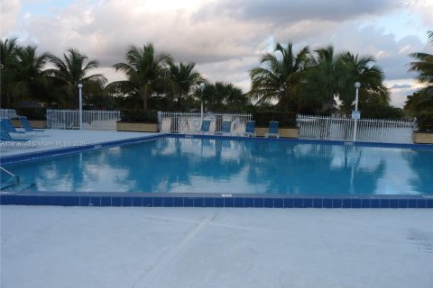 Copropriété à louer à Miami, Floride: 1 chambre, 57.04 m2 № 2017137 - photo 13