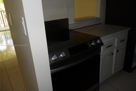 Copropriété à louer à Miami, Floride: 1 chambre, 57.04 m2 № 2017137 - photo 4