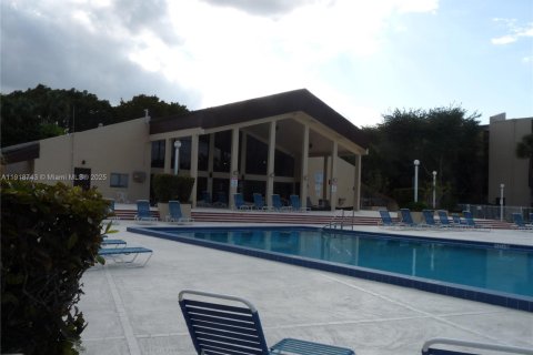 Copropriété à louer à Miami, Floride: 1 chambre, 57.04 m2 № 2017137 - photo 15