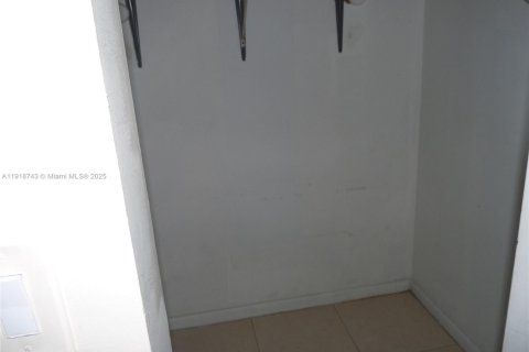 Copropriété à louer à Miami, Floride: 1 chambre, 57.04 m2 № 2017137 - photo 10