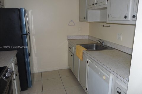 Copropriété à louer à Miami, Floride: 1 chambre, 57.04 m2 № 2017137 - photo 2