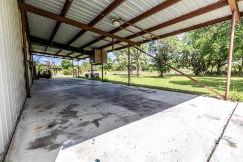 Casa en venta en Port St. Lucie, Florida, 1 dormitorio, 180.6 m2 № 2078294 - foto 2