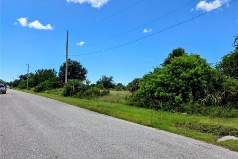 Terreno en venta en Port Charlotte, Florida № 2162196 - foto 3