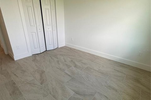 Apartamento en alquiler en Englewood, Florida, 3 dormitorios, 111.48 m2 № 1910162 - foto 3