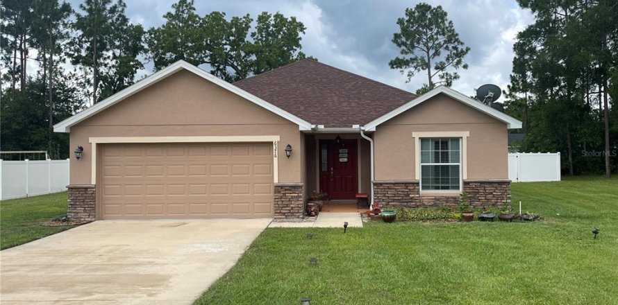 Casa en Ocala, Florida 3 dormitorios, 185.62 m2 № 1746821