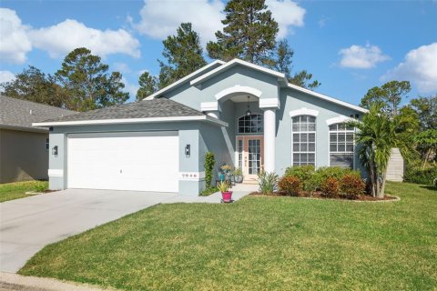 House in New Port Richey, Florida 3 bedrooms, 148.18 sq.m. № 1415894 - photo 1